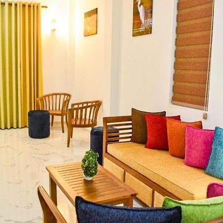 Twinstop Villa Minuwangoda Buitenkant foto