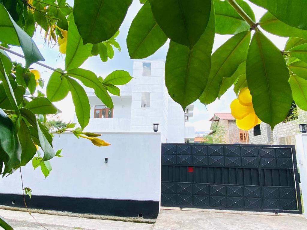 Twinstop Villa Minuwangoda Buitenkant foto